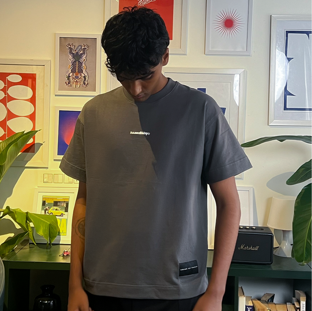 COOL GRAY FRAGMENTS TEE