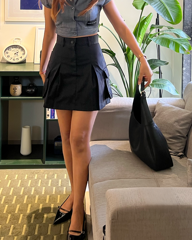 BLACK UTILITY SKIRT WITH FLAP POCKETS