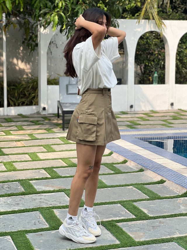 BEIGE UTILITY SKIRT WITH FLAP POCKETS